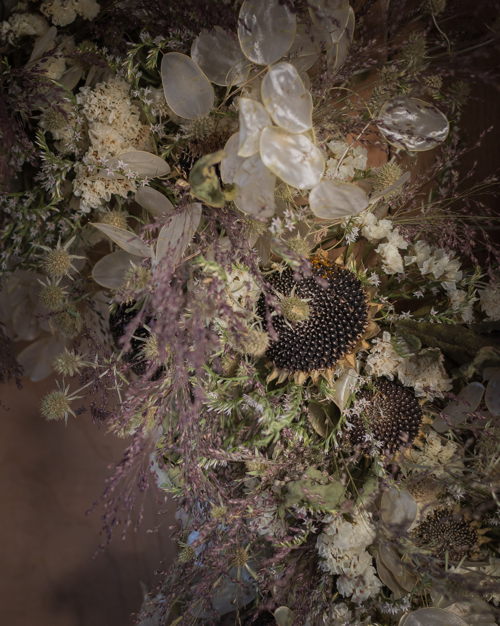 Everlasting "Light and Dark" Wreath - Image 2