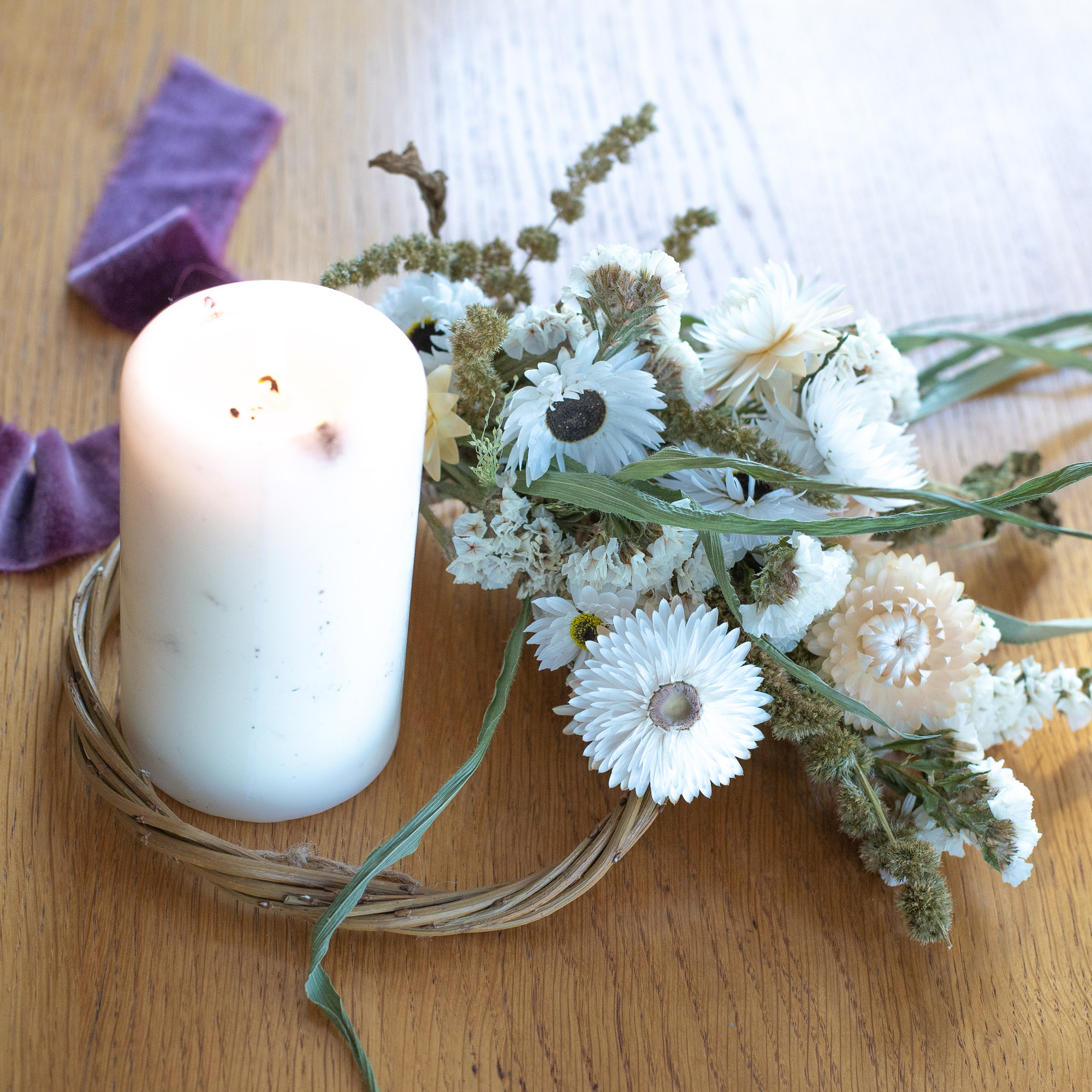 Mini Wreath - Green & White - Image 3